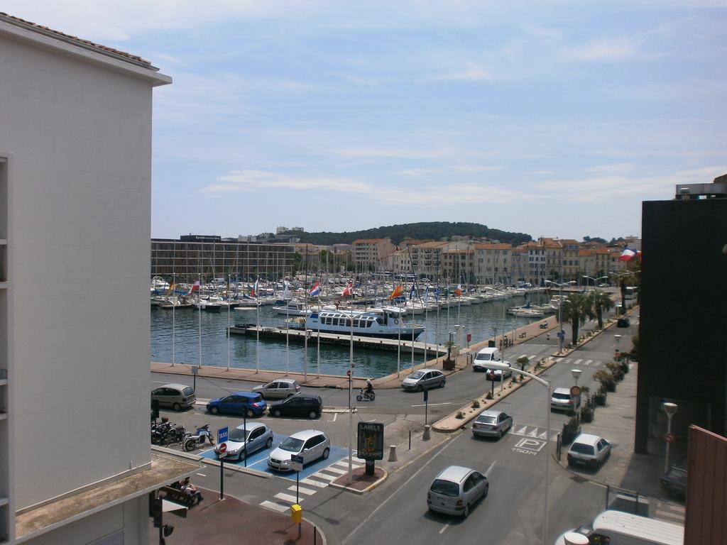 Hotel Restaurant La Fregate La Seyne-sur-Mer Exterior photo